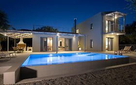 Villa-Agrielia